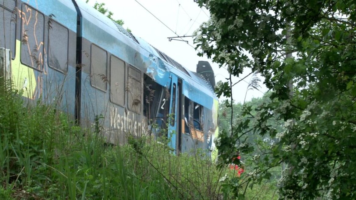 Σιδηροδρομικό δυστύχημα με δύο νεκρούς και 20 τραυματίες στη Γερμανία